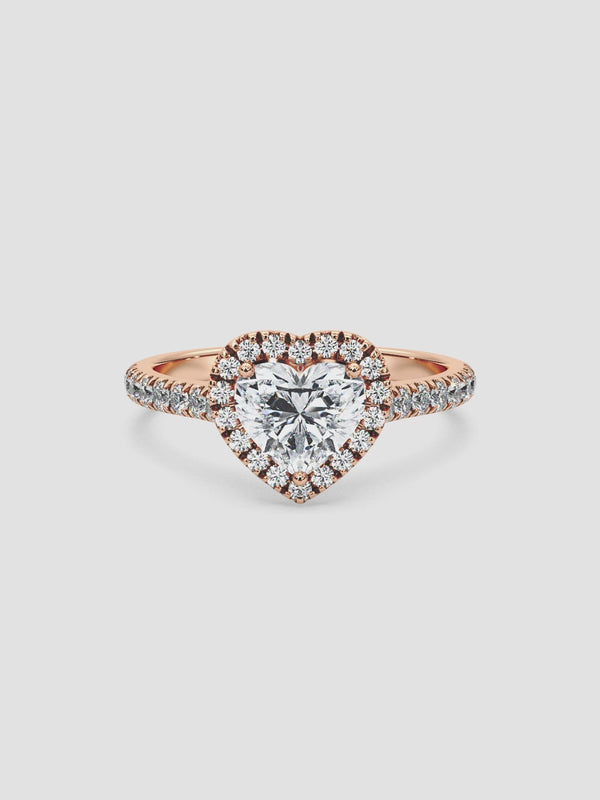 Mon Amour ring by CaratBlanc, featuring a brilliant lab-grown diamond set in an elegant 18k rose gold band, showcased in a video highlighting its sparkle and craftsmanship.