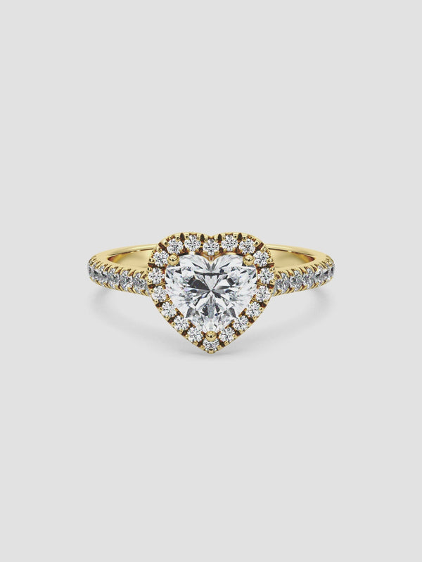 Mon Amour ring by CaratBlanc, featuring a brilliant lab-grown diamond set in an elegant band, showcased in a video highlighting its sparkle and craftsmanship.